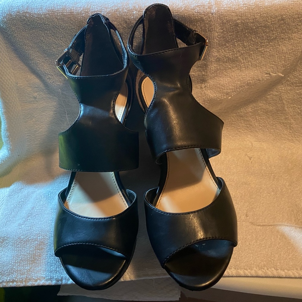 Black wedge sandal